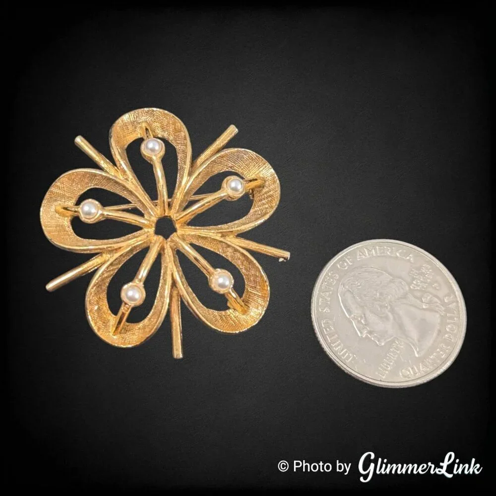 Vintage Floral Faux Pearl Openwork Five Petal Gold Tone Brooch
